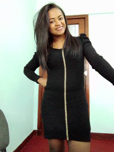Linah 32 ans Antananarivo Madagascar