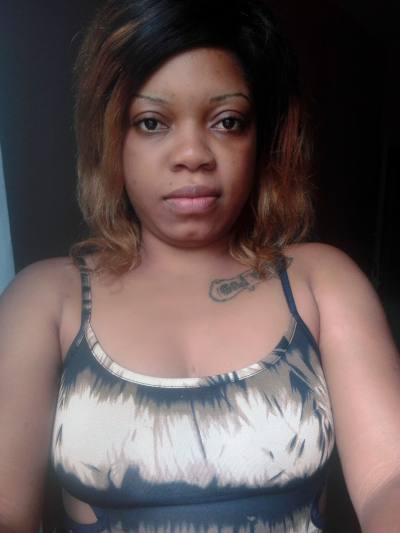Nadia 32 years Yaounde Cameroon