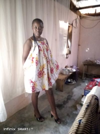 Manuelle 19 years Yaoundé  Cameroon