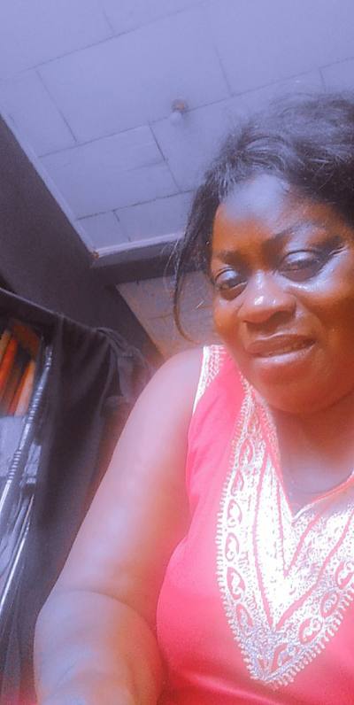 Jeanne 51 Jahre Yaoundé  Kamerun