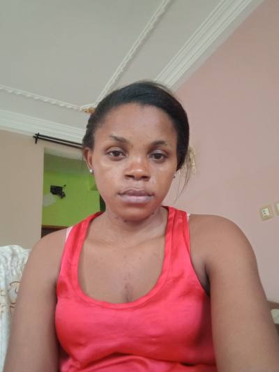 Arielle 29 ans Douala  Cameroun