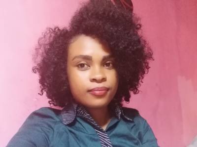 Georgina 29 Jahre Antananarivo Madagaskar