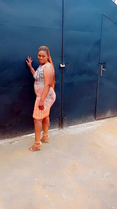 Laurianne 39 ans Yaoundé 4em Cameroun