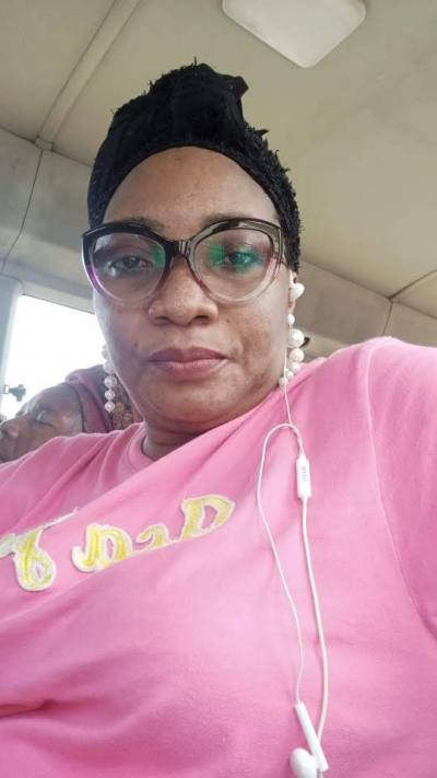 Carine 44 ans Douala  Cameroun