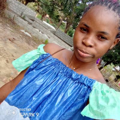 Adeline 23 ans Libreville Gabon