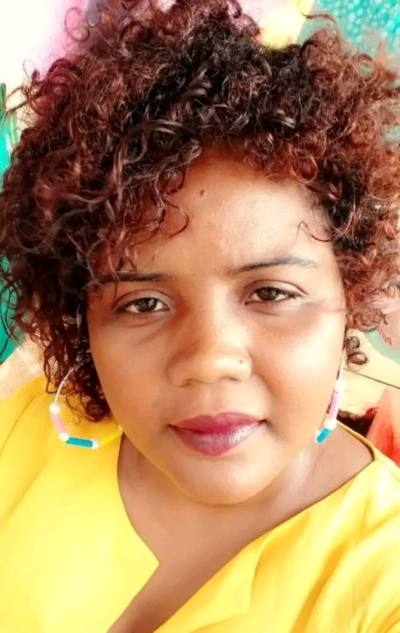 Carine Dating-Website russische Frau Kamerun Bekanntschaften alleinstehenden Leuten  27 Jahre