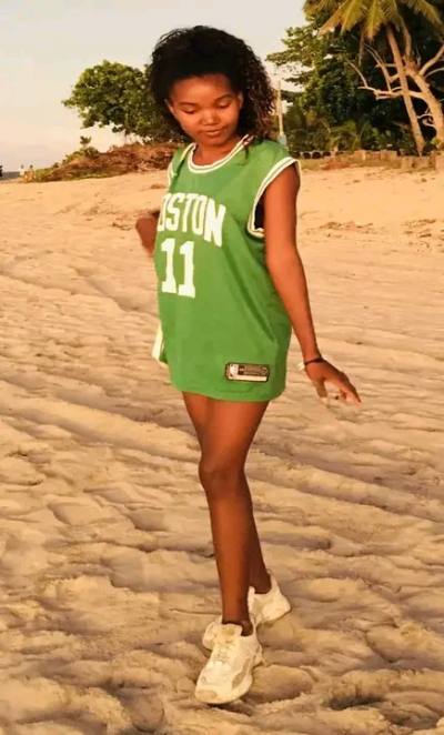 Venisca 24 ans Sambava Madagascar