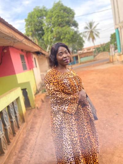 Melanie 37 years Yaoundé  Cameroon