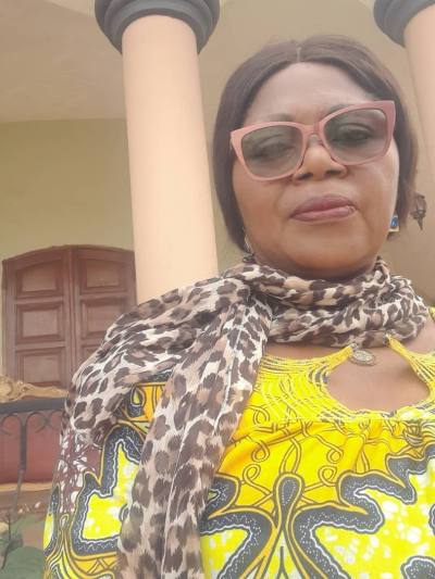 Elise 58 ans Yaoundé 4 Cameroun