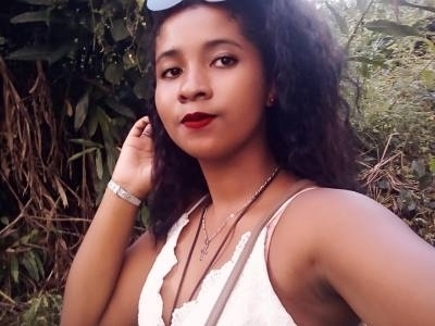 Jenna 23 years Sambava Madagascar