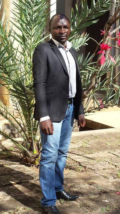 Anatole 34 Jahre Bamiléké Kamerun