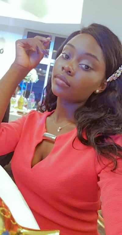 Martine 23 ans Douala Cameroun