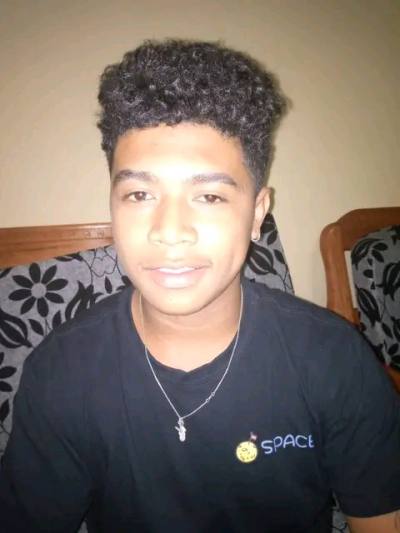 Julien  24 Jahre Toamasina  Madagaskar