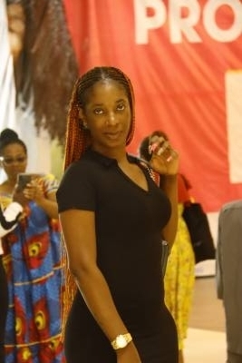 Odile 33 Jahre Centre Kamerun