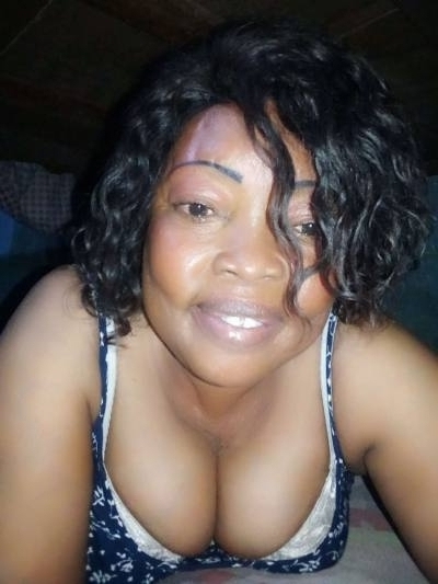 Helena 55 ans Yaoundé Cameroun