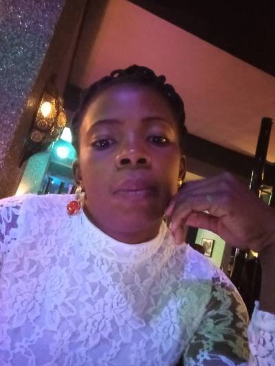 Mireille 38 Jahre Yaoundé V Cameroun