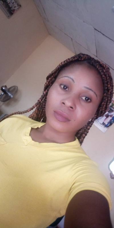 Gisel 31 years Yaounde4 Cameroon