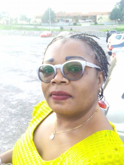 Edith 48 Jahre Yaoundé Kamerun