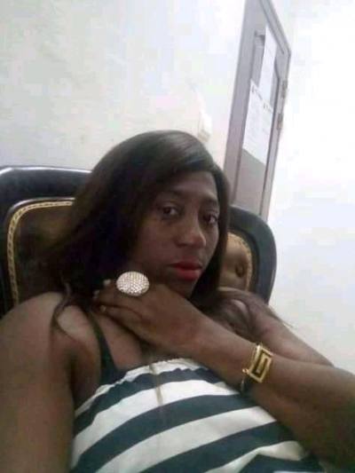 Maeva 47 ans Douala Cameroun