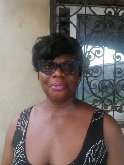 Angela 52 ans Douala Cameroun