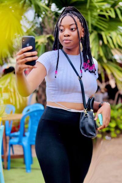 Audrey 19 ans Yaounde Cameroun