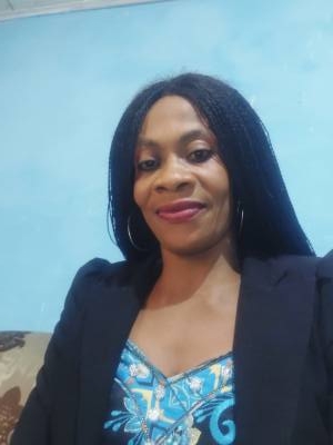 Julie 44 Jahre Yaoundé  Kamerun