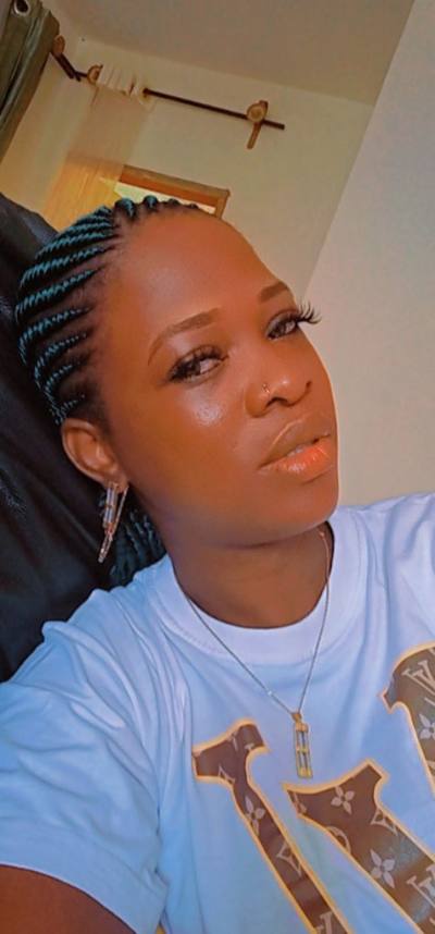 Larissa  33 ans Yaoundé 4  Cameroun
