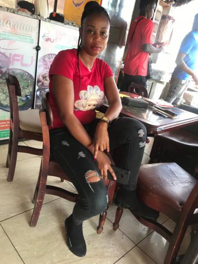 Madeleine 33 ans Mengueme  Cameroun