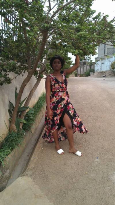 Stella 33 ans Centre Cameroun