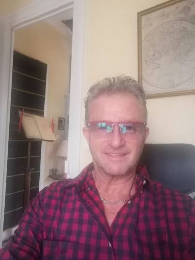 Roland 59 ans Nevers France