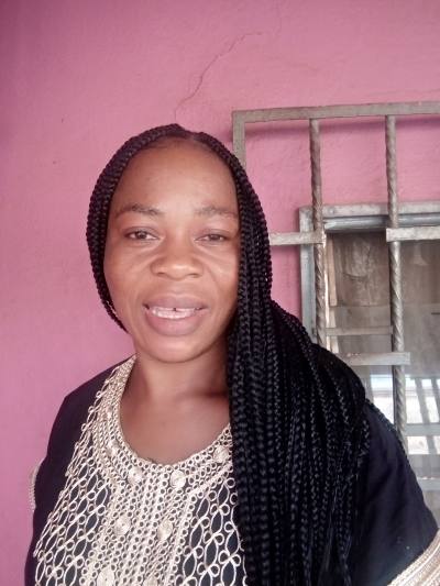 Clara 42 ans Chertinne Cameroun