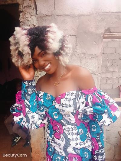Manuela 25 Jahre Yaoundé  Kamerun