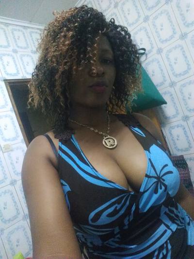 Laure 34 ans Yaoundé Cameroun