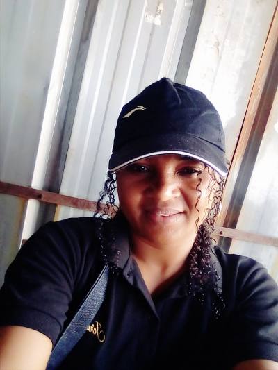 Sandra 43 Jahre Tamatave Madagaskar