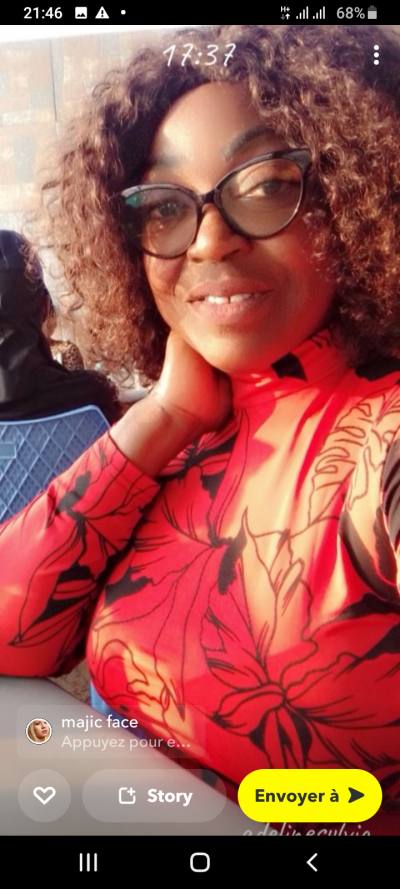 Sylvia 51 ans Litoral  Cameroun