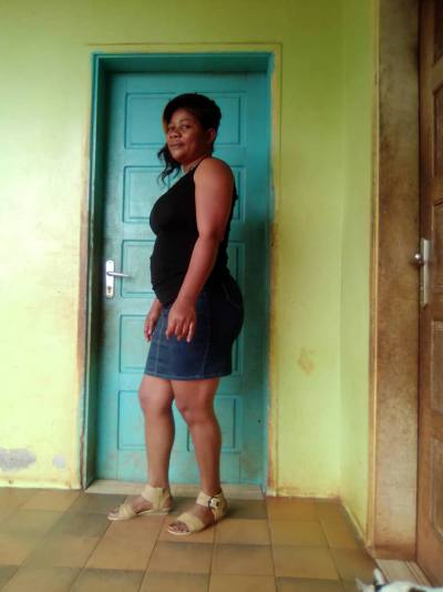 Nadine 41 ans Yaoundé 4em Cameroun