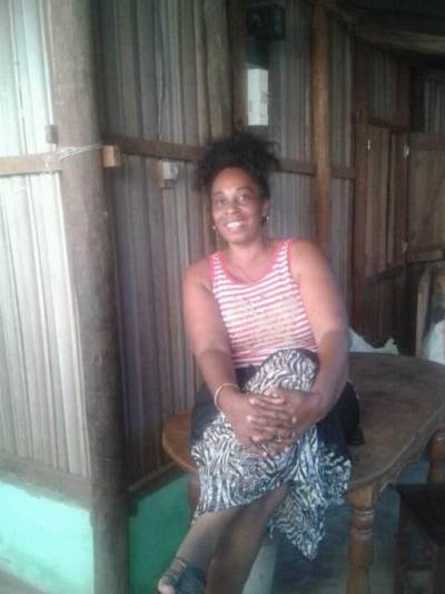 Pauline 52 ans Analalava Madagascar