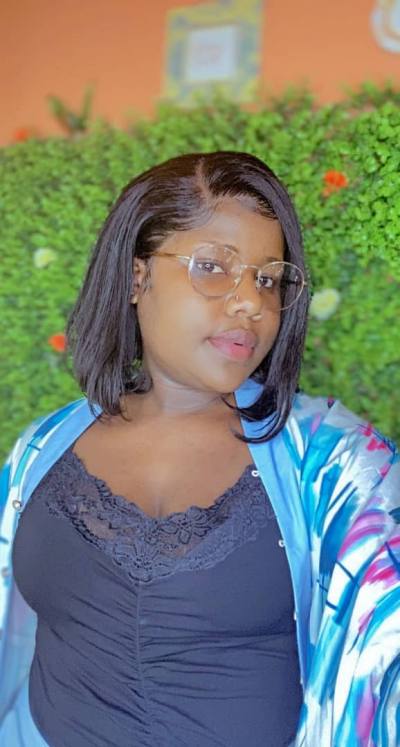 Mathilde 24 Jahre Centre  Kamerun