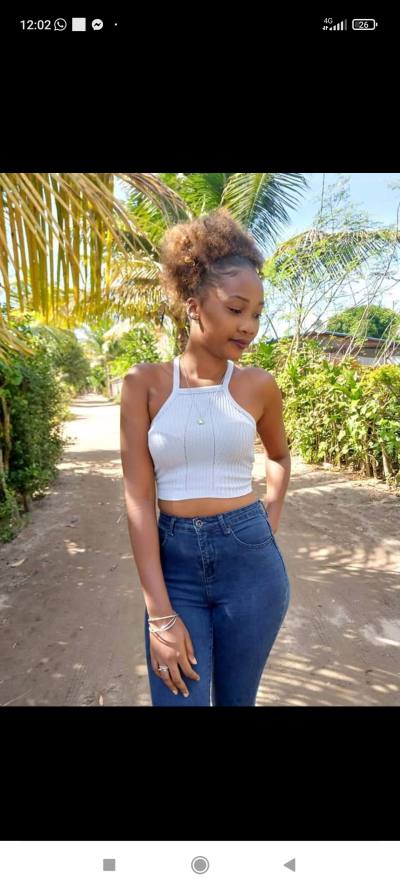 Meissa 22 ans Diana Madagascar