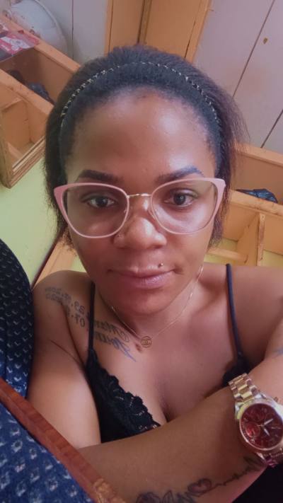 Christelle 28 ans Yaoundé  Cameroun