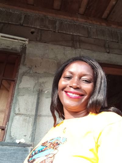 Gertrude  50 ans Libreville  Gabon