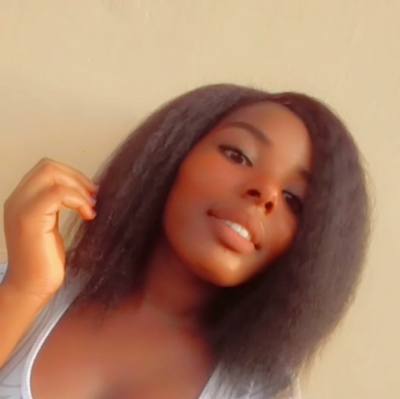 Sandra 24 ans Lomé  Togo