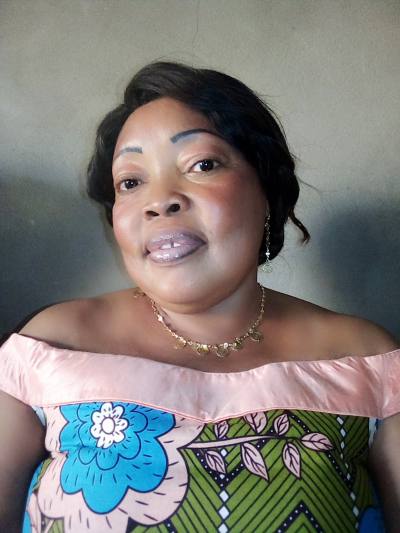 Helena 55 ans Yaoundé Cameroun