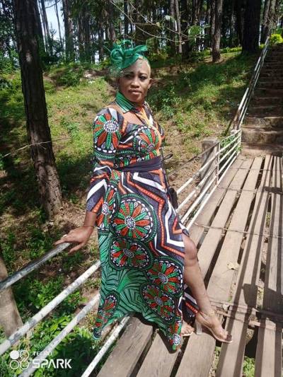 Carine 37 ans Yaoundé  Cameroun