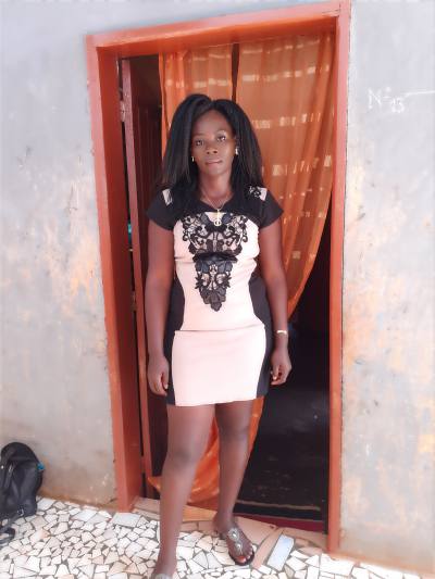 Mireille 34 Jahre Yaoundé Kamerun