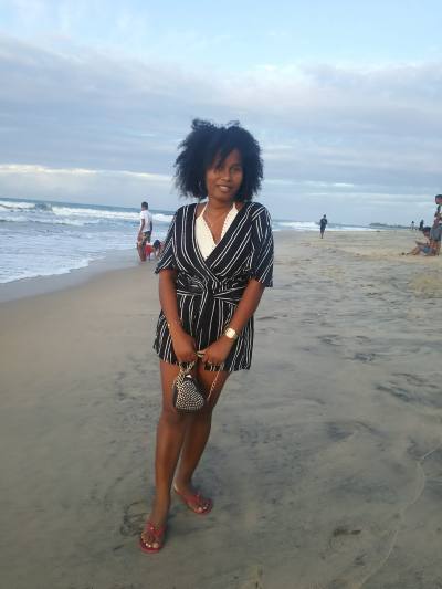 Estelle 24 ans Sambava Madagascar