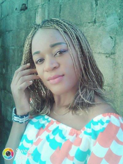 Gislene 34 ans Yaounde Cameroun