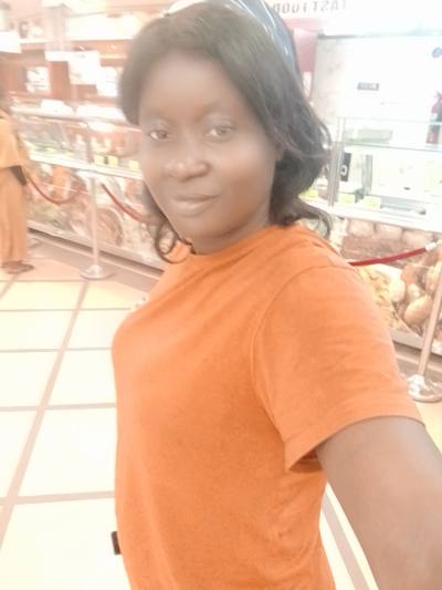 Justine 33 years Bertoua 2ème Cameroon