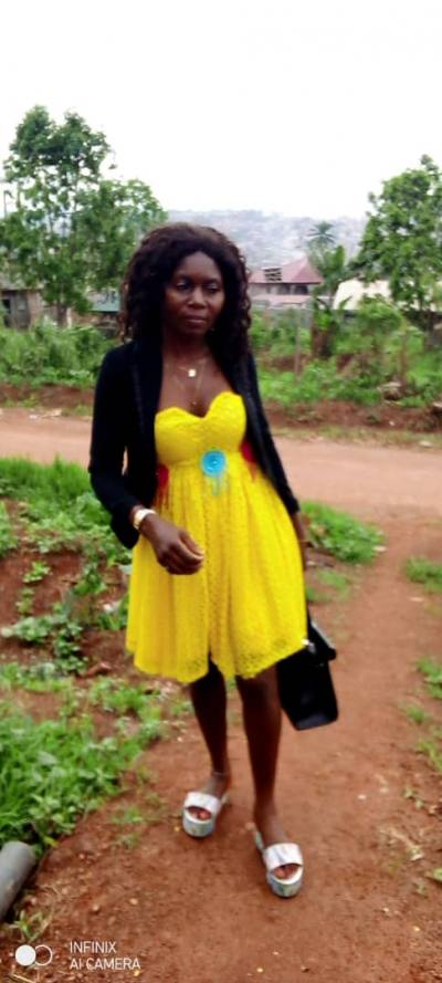 Véronique 33 ans Mfoundi Cameroun