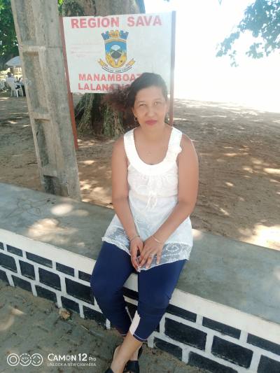 Annie 47 ans Sambava Madagascar